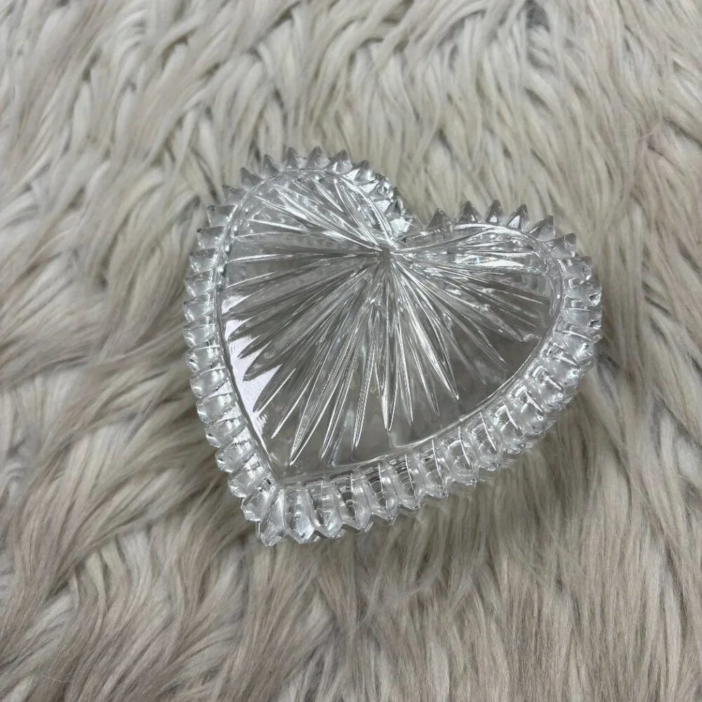 Unbranded clear cut